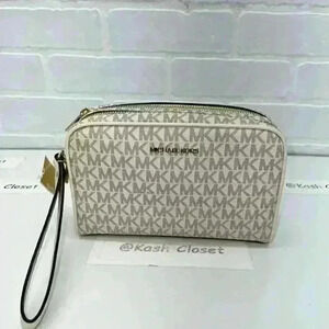 Michael Kors double zip travel pouch wristlet jet set medium Light cream…